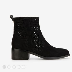 Keneth Cole Suede Booties 9.5